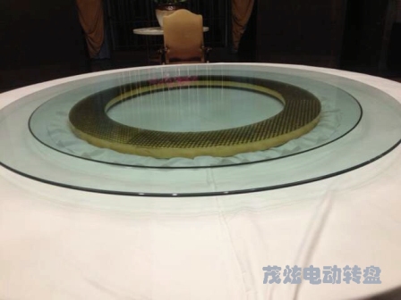 十六人的电动餐桌图片尺寸