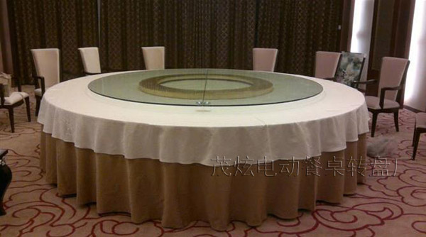 圆形餐桌带转盘